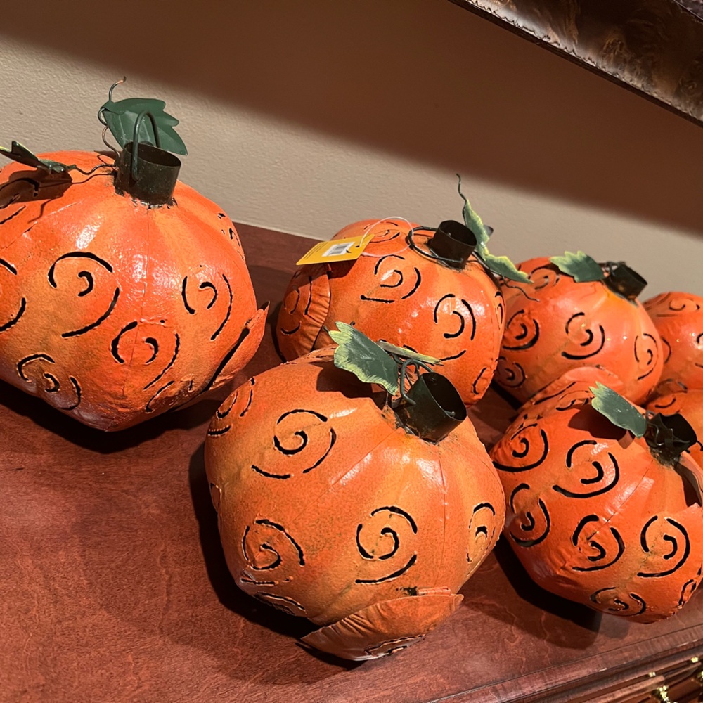 NWOT set of 7 tin pumpkins
